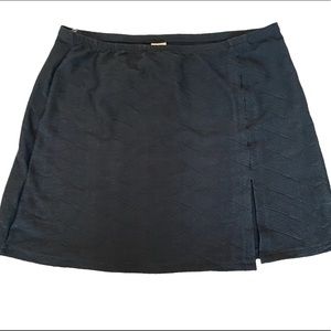 NWT Gottox Black Textured Swimsuit Cover Up Skirt